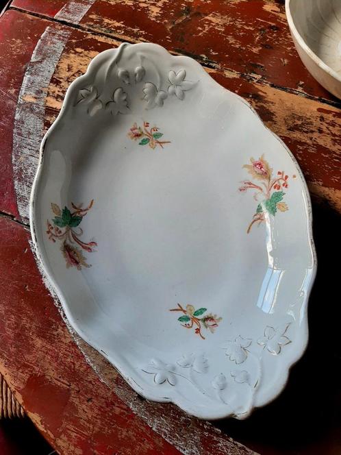Mooie broodschaal decor MOSROOS Petrus Regout uit rond 1900, Antiek en Kunst, Antiek | Servies los, Ophalen of Verzenden