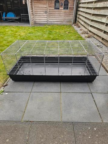 Allergrootste konijnenkooi (voor binnenshuis) beschikbaar voor biedingen