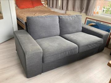 Mooie grijze IKEA Kivik 2-zits bank - afbeelding 1