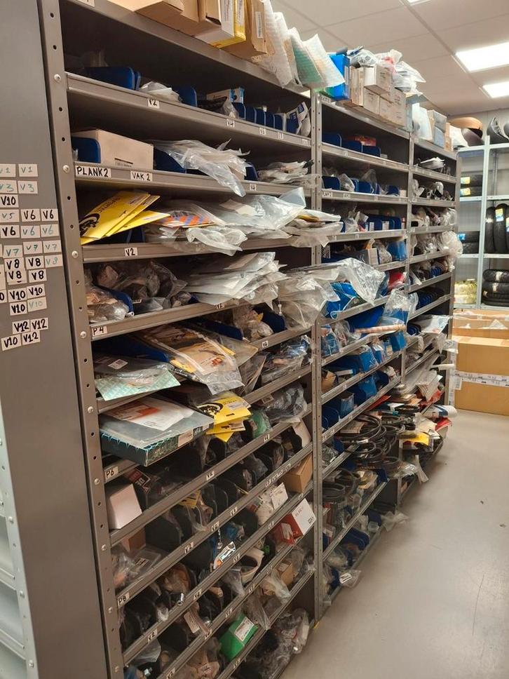 partij nieuwe scooteronderdelen magazijn leegverkoop, Zakelijke goederen, Partijgoederen en Retail | Partijgoederen, Auto's en Fietsen