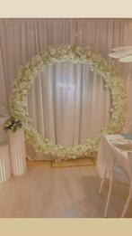 Backdrop en Bloemenboog met lampjes te huur, Hobby en Vrije tijd, Feestartikelen | Verhuur, Ophalen, Nieuw, Geboorte of Huwelijk