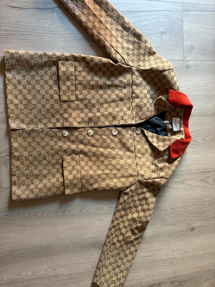 Gucci Blazer - Iconisch Design!, Kleding | Dames, Jasjes, Kostuums en Pakken, Zo goed als nieuw, Jasje, Maat 38/40 (M), Beige