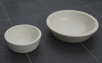 2 prachtige nieuwe schalen van mat geglazuurd keramiek beschikbaar voor biedingen