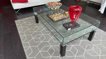 Salontafel glas beschikbaar voor biedingen