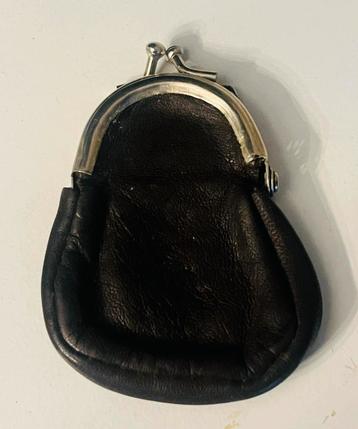 Piepklein beugel beursje leer vintage 6 x 4 beschikbaar voor biedingen