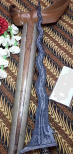 Antieke Keris Sengkelat 13 Luk Ladrang Solo Gandariras KAC37, Antiek en Kunst, Verzenden