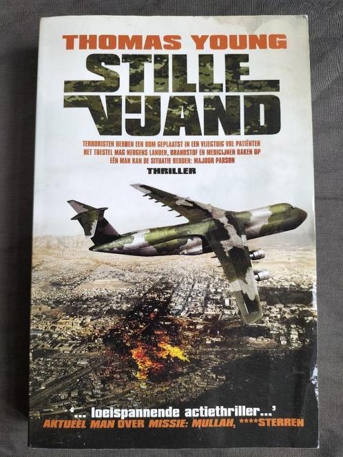 Thomas Young - Stille vijand, Boeken, Oorlog en Militair, Gelezen, Luchtmacht, Ophalen of Verzenden