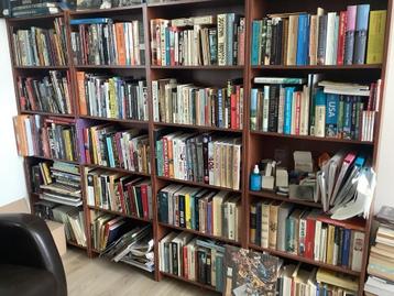 boekenkast beschikbaar voor biedingen