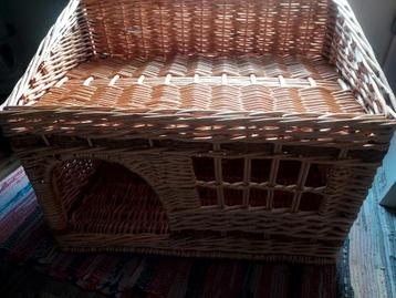 Katten / kleine honden mand huisje beschikbaar voor biedingen
