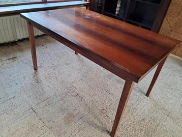 Vintage Redwood Eettafel met Verlengstuk beschikbaar voor biedingen