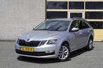 Skoda Octavia Combi 1.0 TSI Automaat! Ambition Business BJ20, Stof, Gebruikt, Parkeersensor, 116 pk