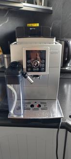 Delonghi volautomatische espressomachine, Ophalen of Verzenden, Zo goed als nieuw, Espresso apparaat, Afneembaar waterreservoir