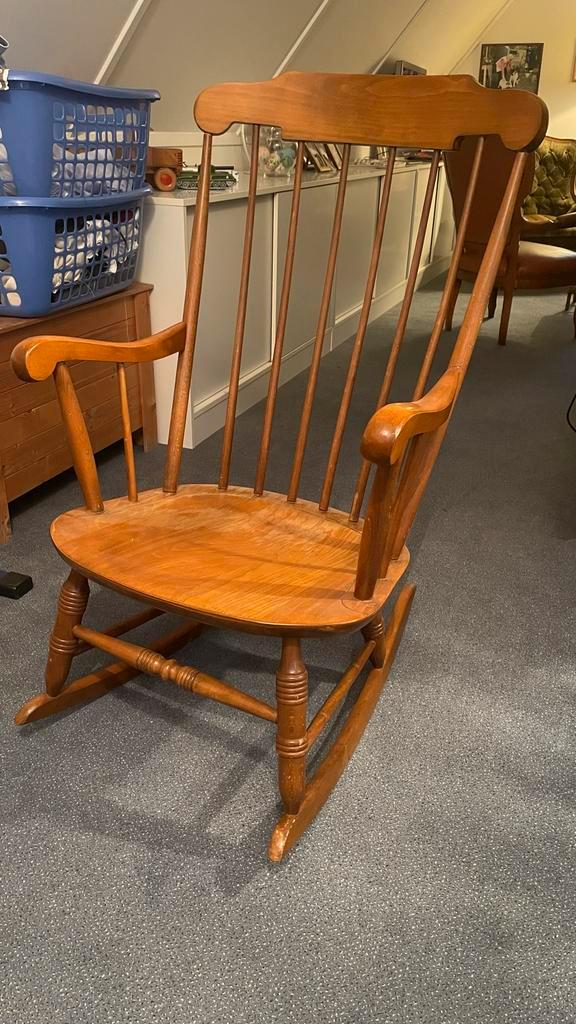Houten Schommelstoel - Klassiek Design, Huis en Inrichting, Stoelen, Gebruikt, Eén, Hout, Bruin, Ophalen