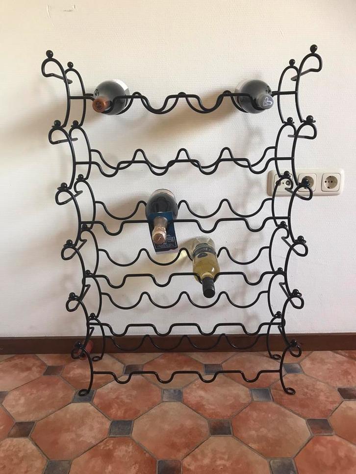 6 Mooie stapelbare ijzeren wijnrekken, Huis en Inrichting, Woonaccessoires | Wijnrekken, Zo goed als nieuw, Minder dan 50 cm, Metaal