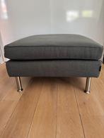 Supermooie strak grijze Minotti hocker/voetenbank/poef, Ophalen of Verzenden, Zo goed als nieuw, Metaal, Modern