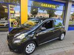 Toyota Aygo 1.0 VVT-i Now, Auto's, Voorwielaandrijving, Euro 5, Gebruikt, 4 stoelen