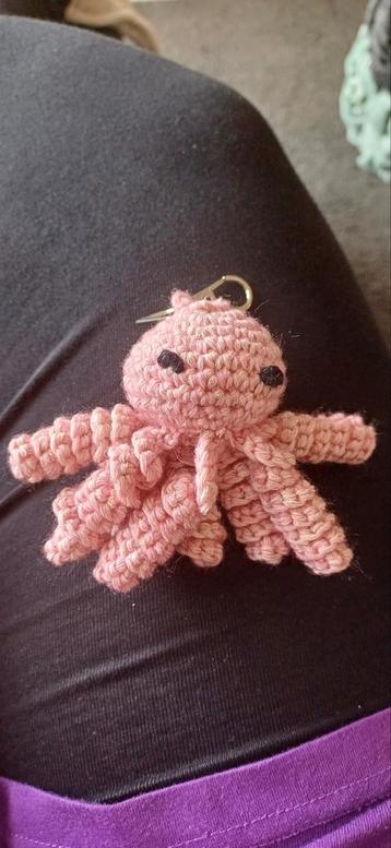 Gehaakte octopus beschikbaar voor biedingen