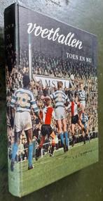 Voetballen toen en nu. K.N.V.B. 75 jaar, Boeken, Sportboeken, Verzenden, Zo goed als nieuw, Balsport