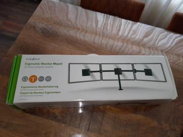 Ergonomic Monitor Mount. Voor 3 schermen. beschikbaar voor biedingen