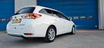 Toyota Auris 1.8 Hybrid Touring Sports CVT 2016 Wit, 65 €/maand, 28 km/l, Wit, Origineel Nederlands