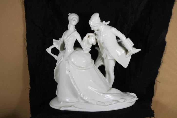 Wit porseleinen beeld Fraureuth Germany, Antiek en Kunst, Antiek | Porselein, Ophalen of Verzenden