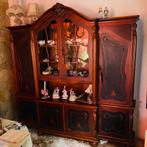 Vitrine kast” Italiaans klassiek “ + tafel + bank, Ophalen