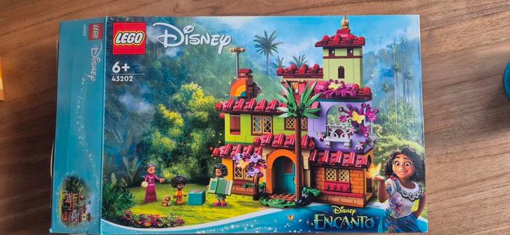 Lego Disney Encanto - De Magische Madrigal Familie, Kinderen en Baby's, Speelgoed | Duplo en Lego, Zo goed als nieuw, Lego, Complete set