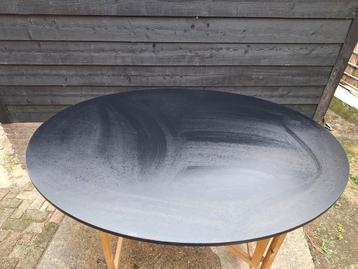 Grote ovale statafel topstaat  beschikbaar voor biedingen