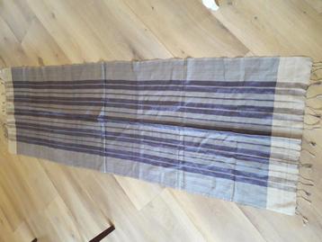 Nieuwe lange shawl ... beschikbaar voor biedingen