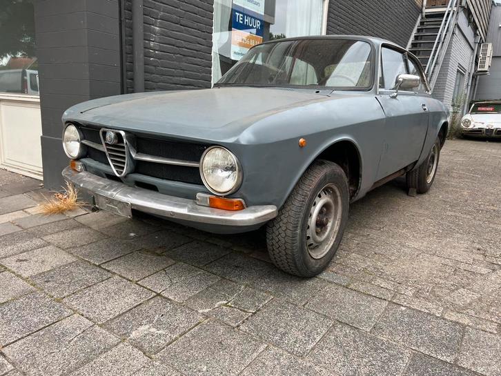 Alfa Romeo Bertone 1300 GT Junior BJ 1971 project, Auto's, Oldtimers, Bedrijf, Te koop, Alfa Romeo, Benzine, Coupé, Handgeschakeld