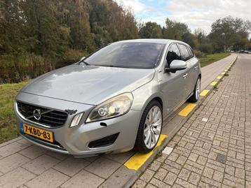 Volvo V60 2.4 D6 AWD Plug-In Hybrid Summum beschikbaar voor biedingen