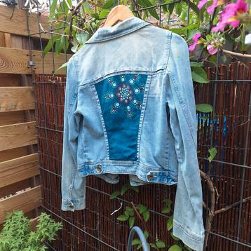Bershka jeansjasje / denim jack / gepimpt beschikbaar voor biedingen