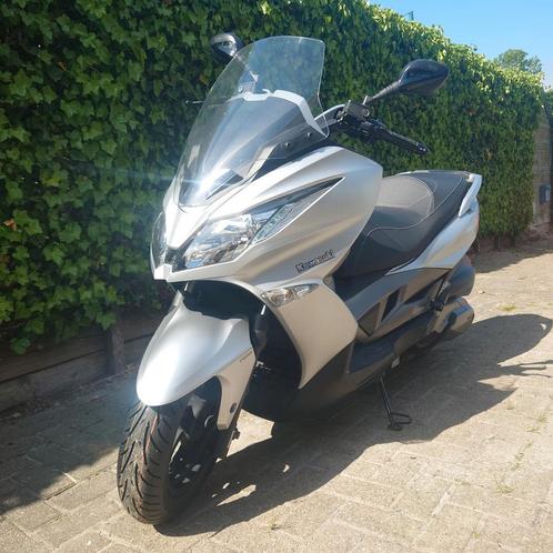 Kawasaki J300 in nieuwstaat! 3810 km op teller!, Motoren, Motoren | Kawasaki, Particulier, Scooter, 12 t/m 35 kW, Ophalen