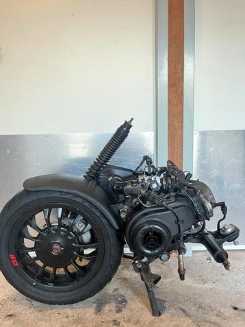 Vespa sprint iget motorblok 9000km beschikbaar voor biedingen
