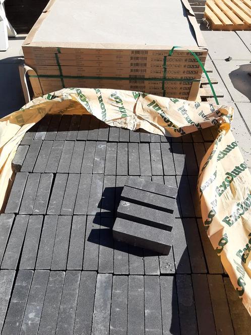 Ruim 9m2 aan 90x90 tegels gecombineerd met waaltjes, Tuin en Terras, Tegels en Klinkers, Nieuw, Terrastegels, Beton, 10 m² of meer