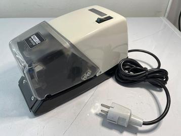Zweedse Rapid100 Electr. nietmachine geweldige staat twv€500 beschikbaar voor biedingen