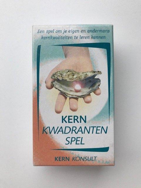 Kernkwadrantenspel Kern Konsult, Boeken, Esoterie en Spiritualiteit, Zo goed als nieuw, Overige typen, Spiritualiteit algemeen