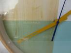 Cloudnola wand-klok groen, beige, wit geel, Ophalen of Verzenden, Zo goed als nieuw, Analoog, Wandklok