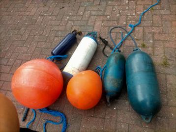 Boeien en Stootkussens - Gebruikt beschikbaar voor biedingen