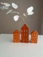 3 Amsterdamse huisjes koraal kleur, Aardewerk of Porselein, Oranje, Ophalen of Verzenden, Zo goed als nieuw