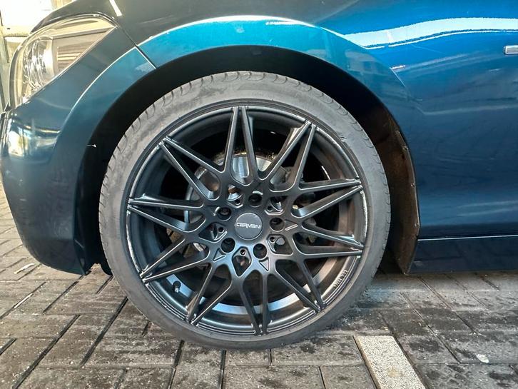 18 inch Carmani velgen met Pirelli zomerbanden, Auto-onderdelen, Banden en Velgen, Banden en Velgen, Zomerbanden, 18 inch, 225 mm