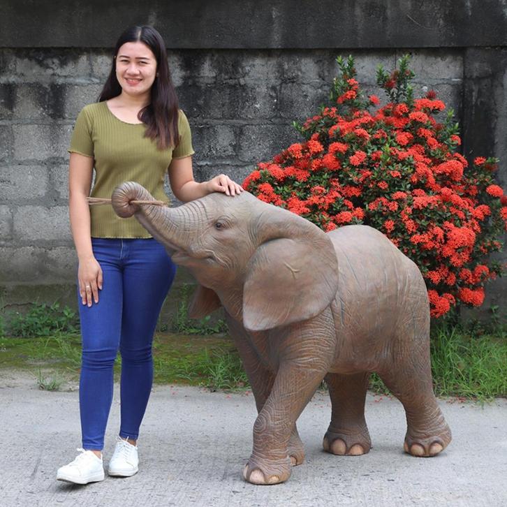 Elephant Calf beeld – Baby Olifant Lengte 142 cm, Verzamelen, Dierenverzamelingen, Nieuw, Overige typen, Wild dier, Ophalen