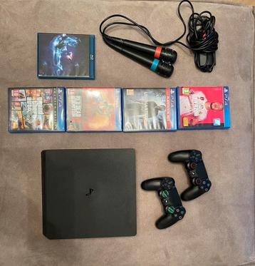 Playstation 4 slim 1TB, twee controllers, diverse spellen. beschikbaar voor biedingen