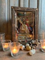 Antieke vitrine met madonna , kerst kerstdecoratie, Antiek en Kunst, Ophalen of Verzenden