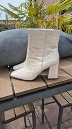 Hakken maat 38, Wit, Ophalen of Verzenden, Zo goed als nieuw, Schoenen met hoge hakken