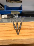 Gerwyn Price darts+ veel accessoires, Ophalen of Verzenden, Zo goed als nieuw, Pijlen