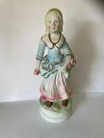 Vintage beeldje porselein Barok meisje met bloemen., Ophalen, Zo goed als nieuw, Mens