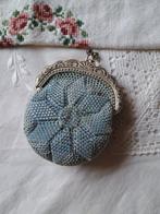 Oud brocant kralenbeursje - lichtblauw ( nr.4), Antiek en Kunst, Curiosa en Brocante, Ophalen of Verzenden