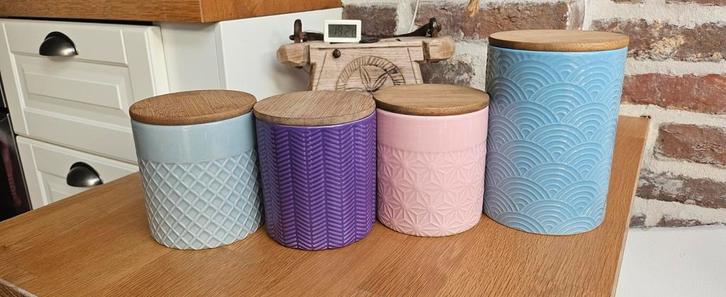 Voorraad potten, Huis en Inrichting, Keuken | Potten en Pannen, Zo goed als nieuw, Ophalen of Verzenden