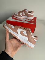 Nike Dunk Low Rose Whisper – Nieuw in doos (maat 38.5), Nike, Nieuw, Ophalen of Verzenden, Sneakers of Gympen